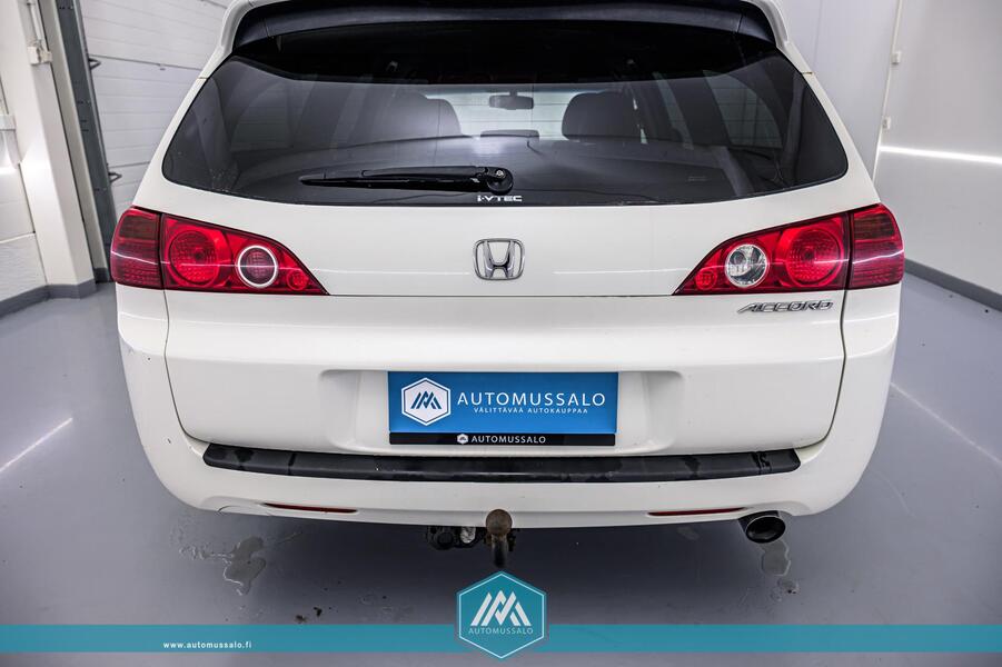 Honda Accord vaihtoauto