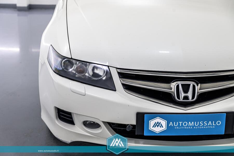 Honda Accord vaihtoauto