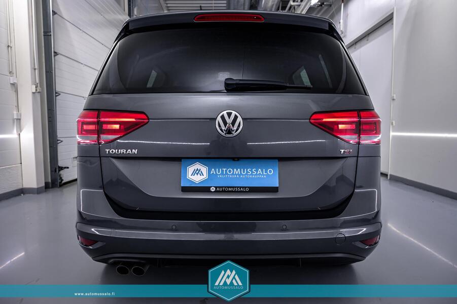 Volkswagen Touran vaihtoauto