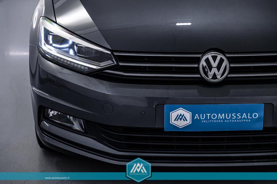 Volkswagen Touran vaihtoauto