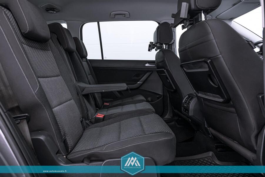 Volkswagen Touran vaihtoauto