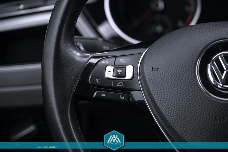 Volkswagen Touran vaihtoauto