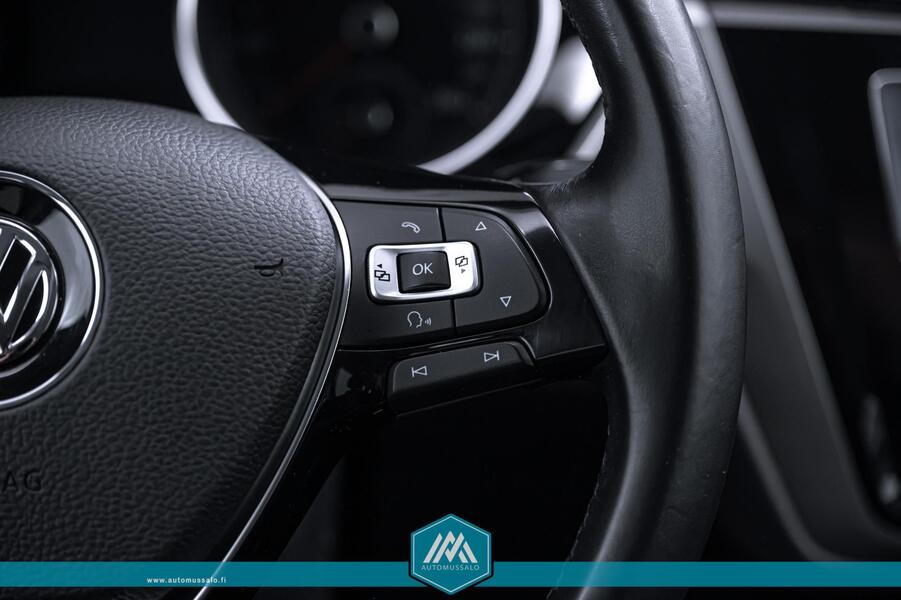 Volkswagen Touran vaihtoauto