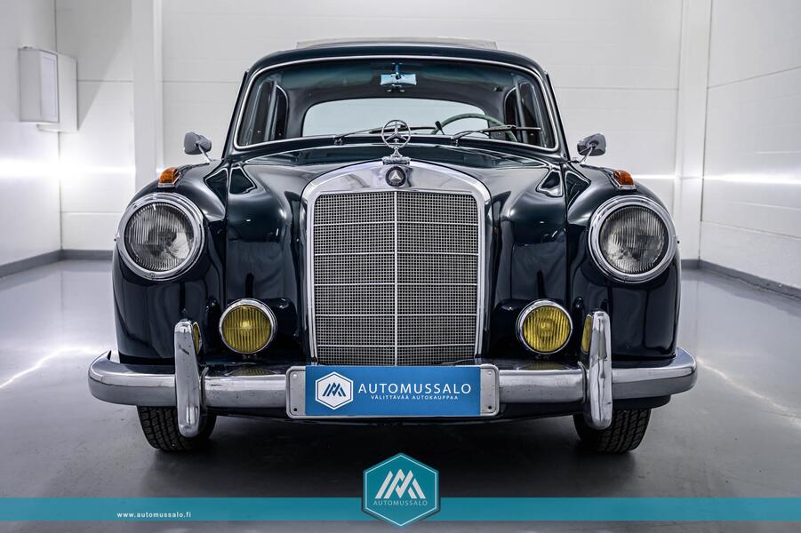 Mercedes-Benz 220 vaihtoauto
