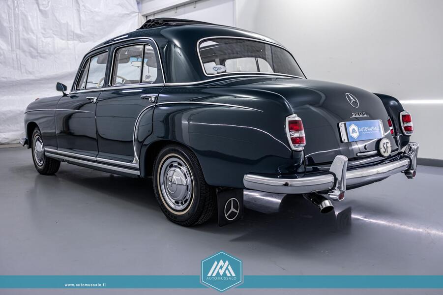 Mercedes-Benz 220 vaihtoauto