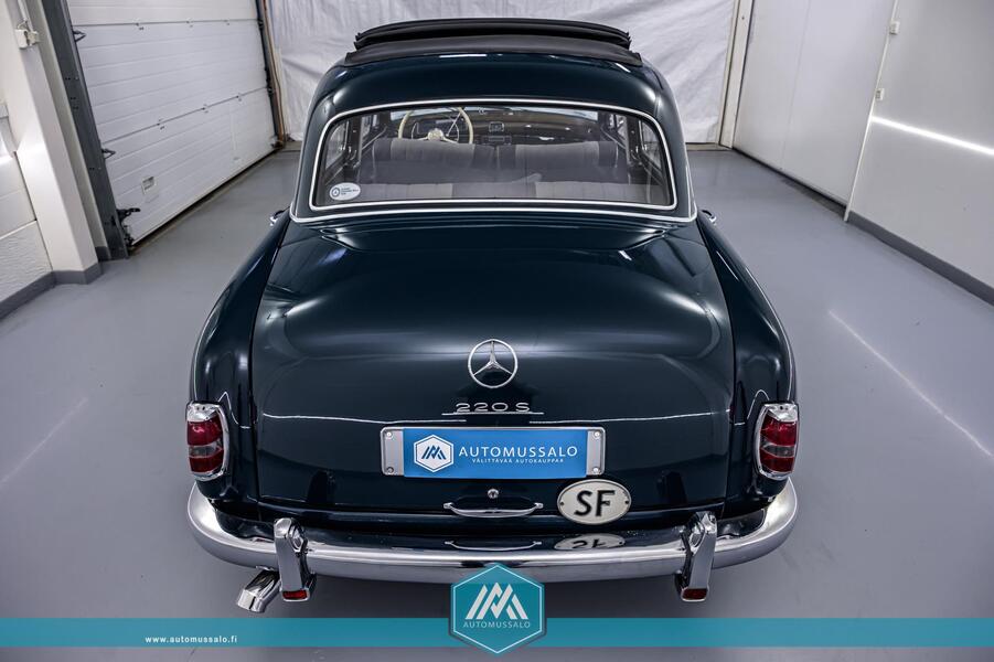 Mercedes-Benz 220 vaihtoauto