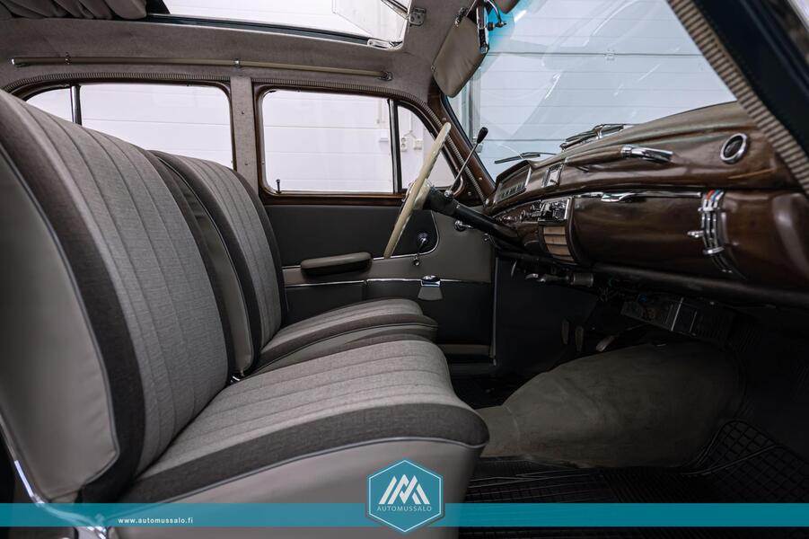 Mercedes-Benz 220 vaihtoauto