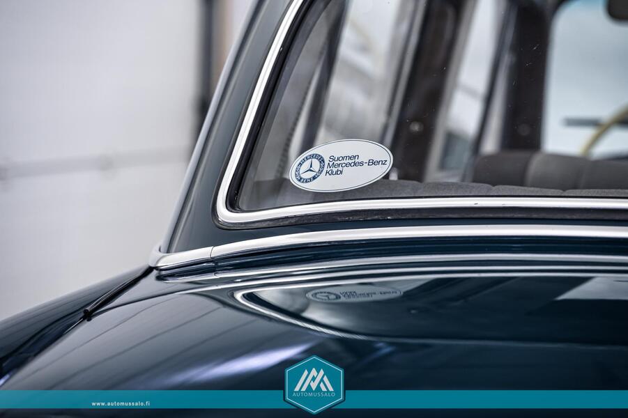 Mercedes-Benz 220 vaihtoauto