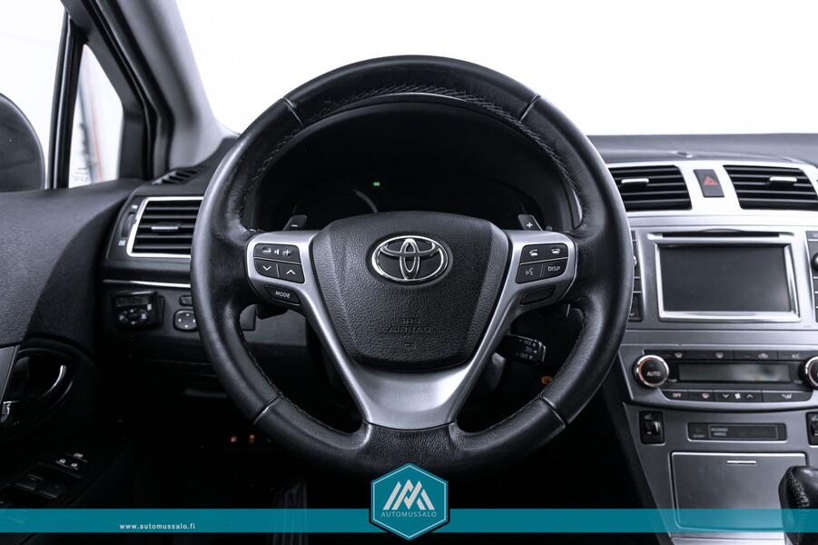 Toyota Avensis vaihtoauto