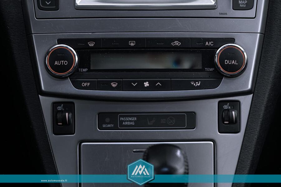 Toyota Avensis vaihtoauto