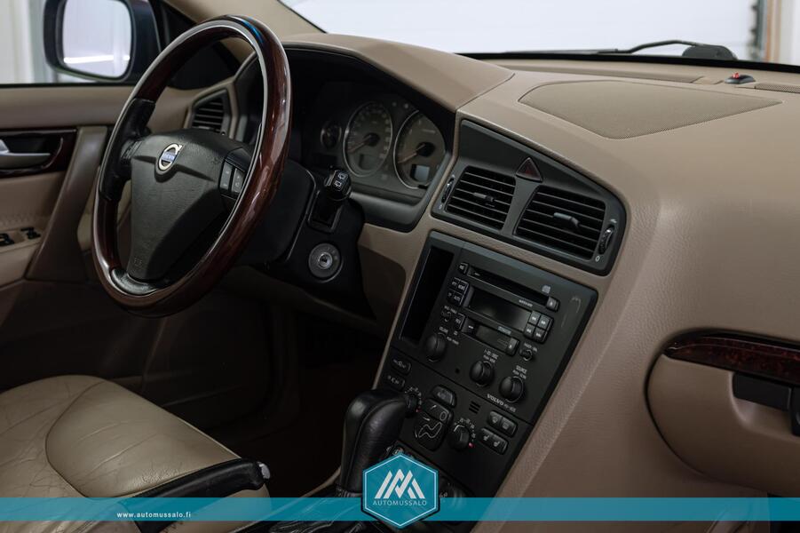 Volvo XC70 vaihtoauto