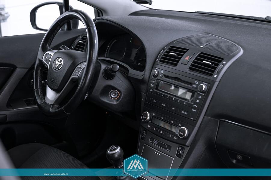 Toyota Avensis vaihtoauto