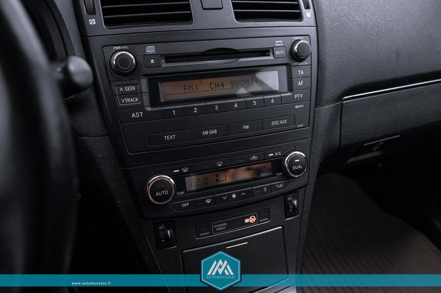 Toyota Avensis vaihtoauto