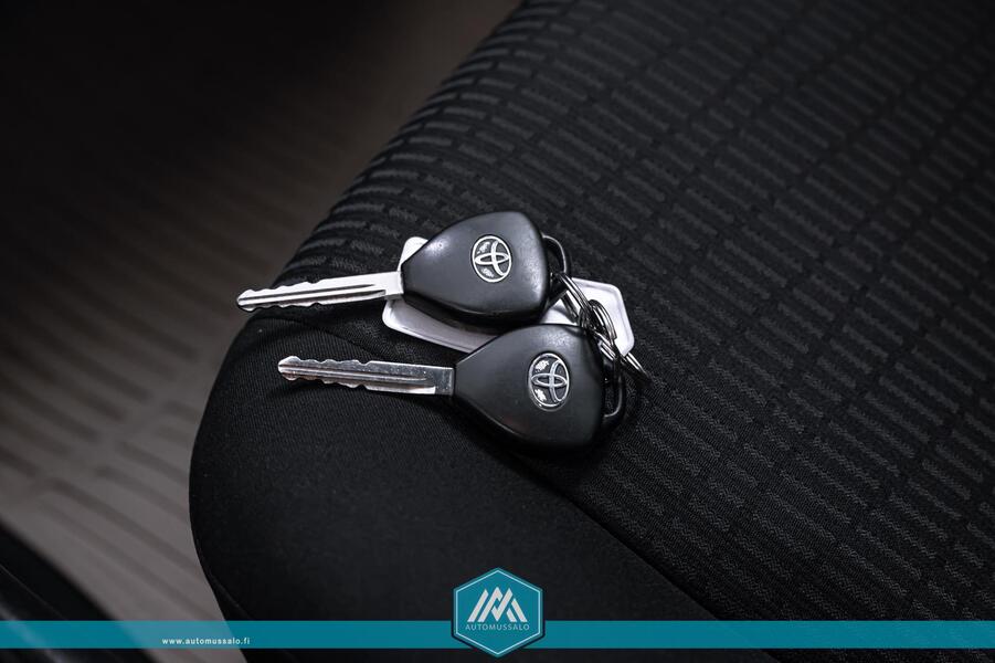 Toyota Avensis vaihtoauto