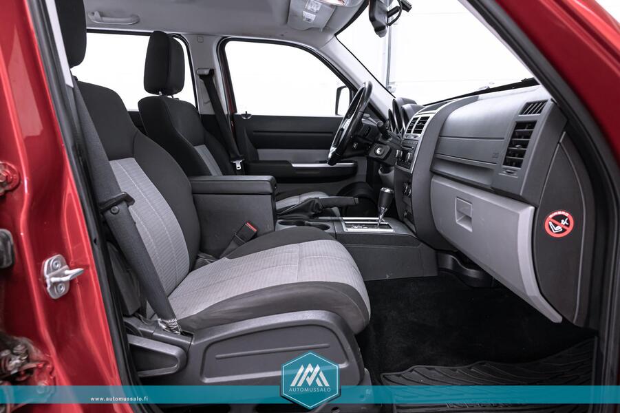 Dodge Nitro vaihtoauto