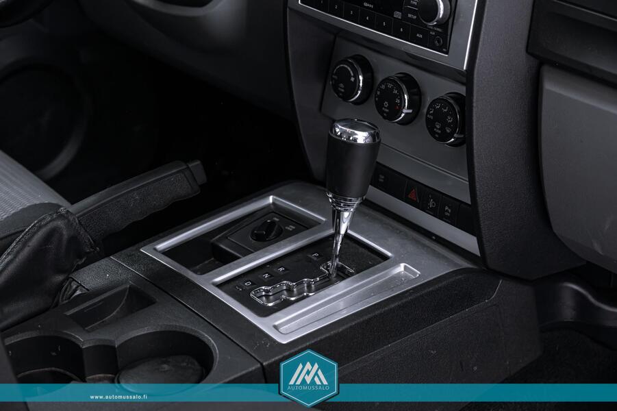 Dodge Nitro vaihtoauto