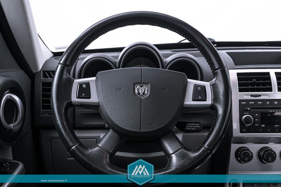 Dodge Nitro vaihtoauto