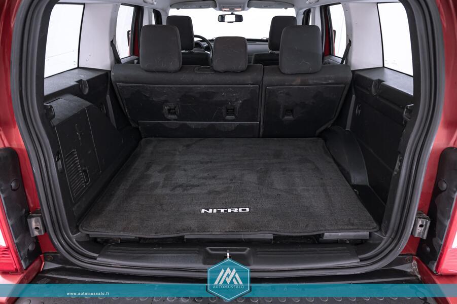 Dodge Nitro vaihtoauto