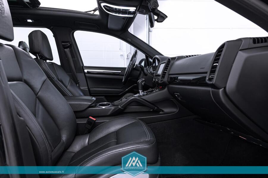 Porsche Cayenne vaihtoauto