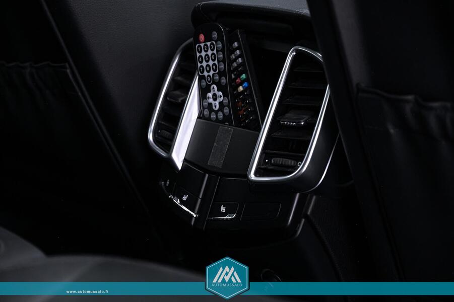 Porsche Cayenne vaihtoauto