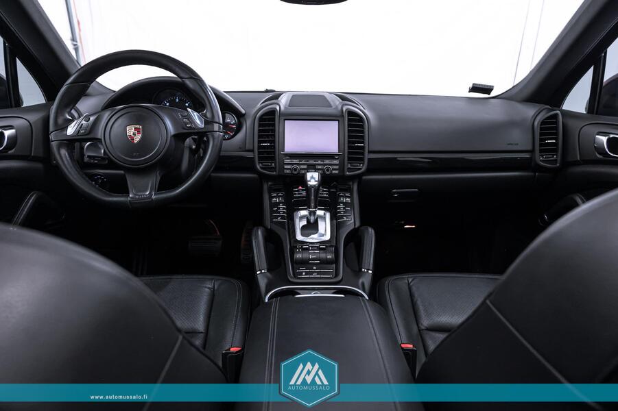 Porsche Cayenne vaihtoauto