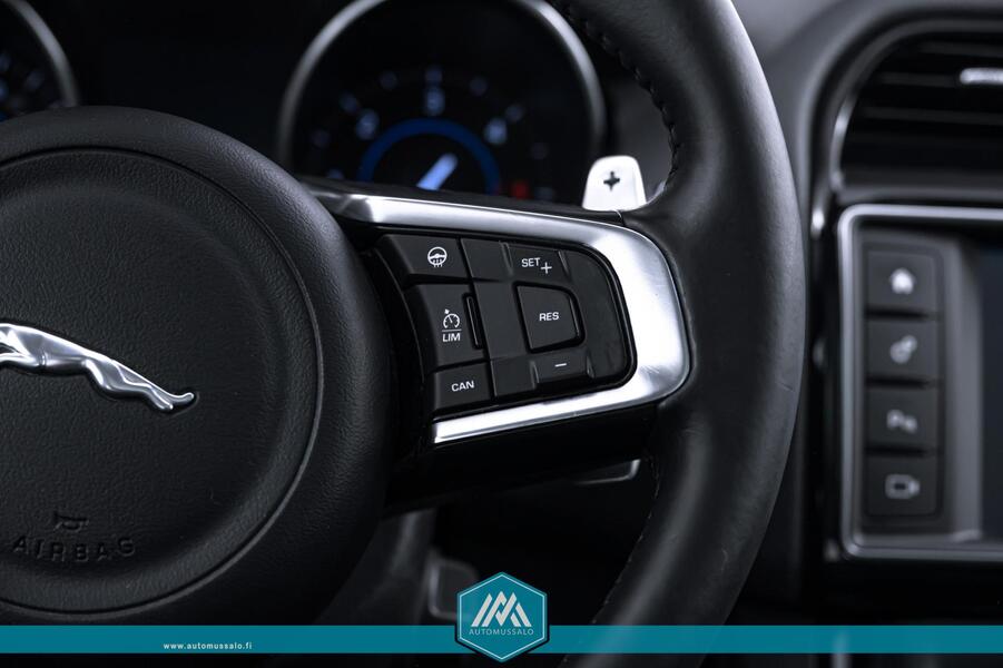 Jaguar F-PACE vaihtoauto