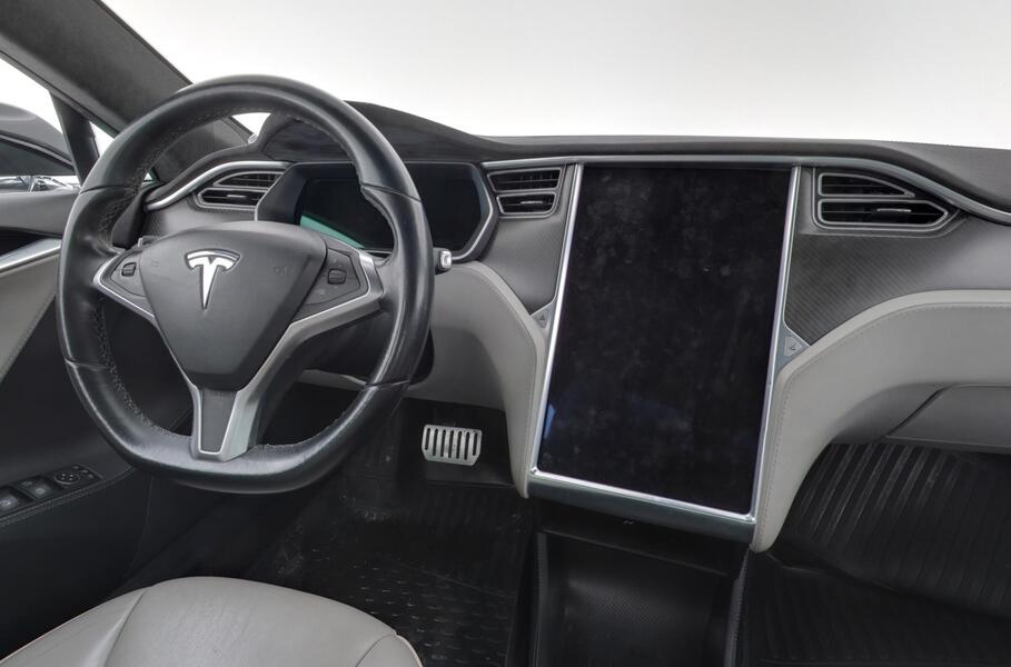 Tesla Model S vaihtoauto