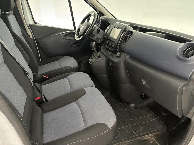 Opel Vivaro vaihtoauto