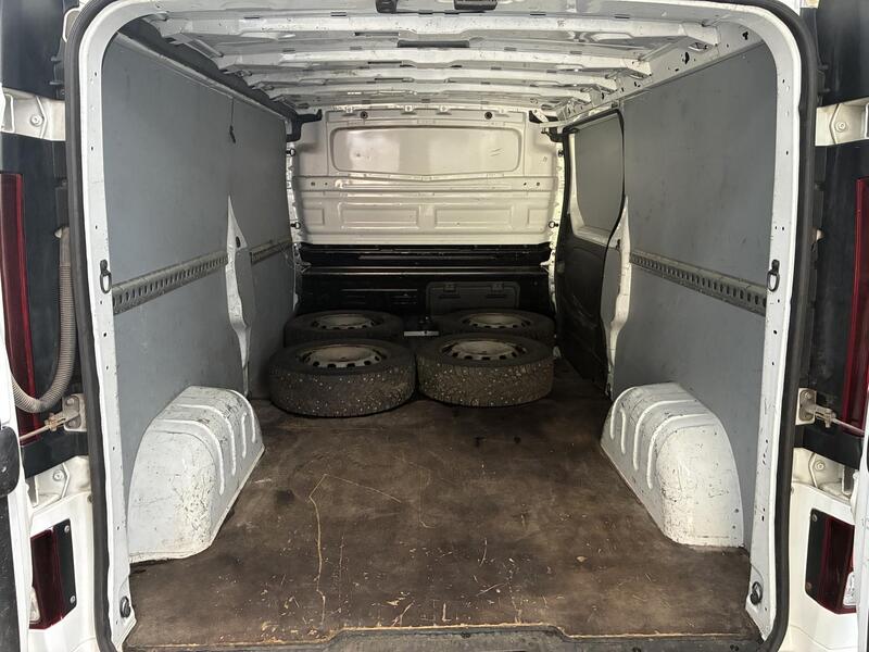 Opel Vivaro vaihtoauto