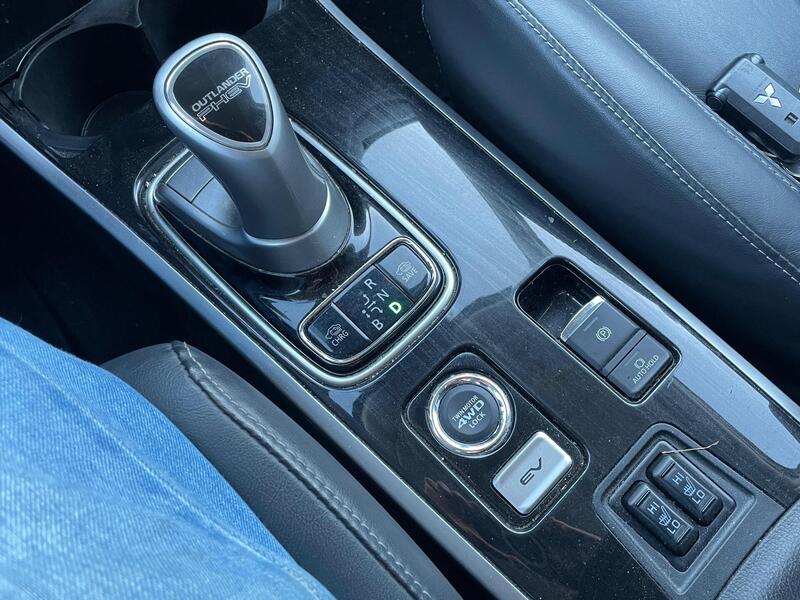 Mitsubishi Outlander PHEV vaihtoauto