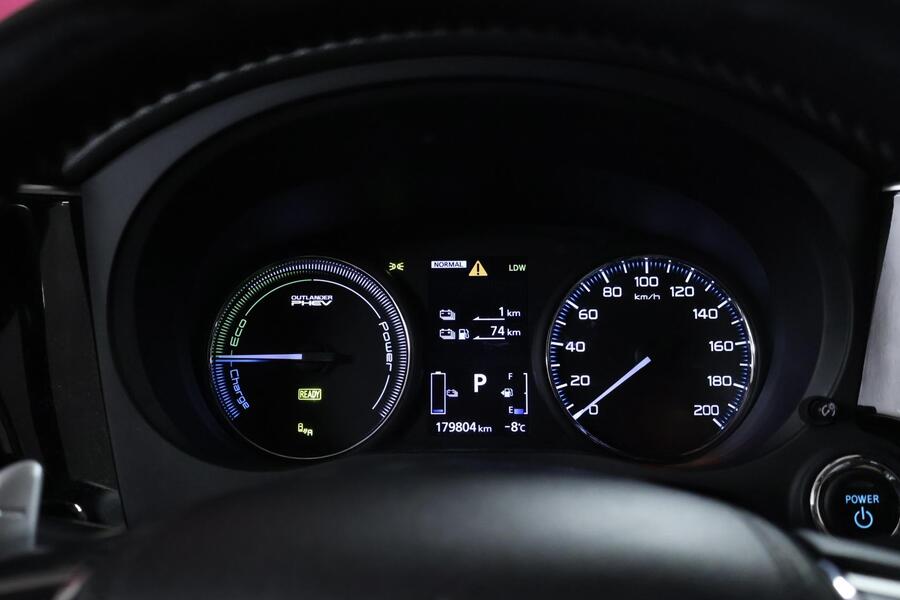 Mitsubishi Outlander PHEV vaihtoauto