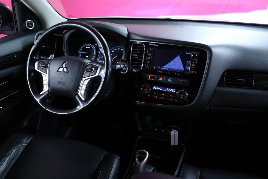 Mitsubishi Outlander PHEV vaihtoauto