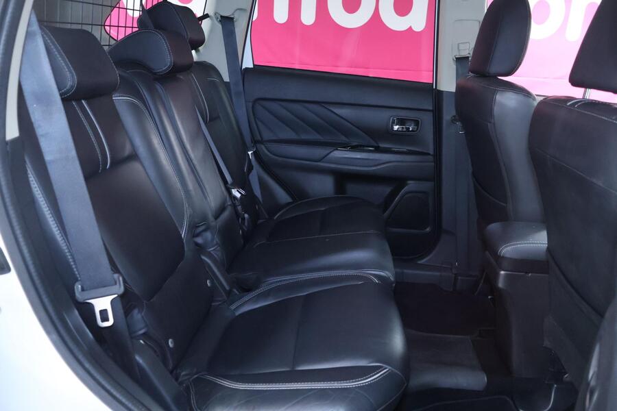 Mitsubishi Outlander PHEV vaihtoauto