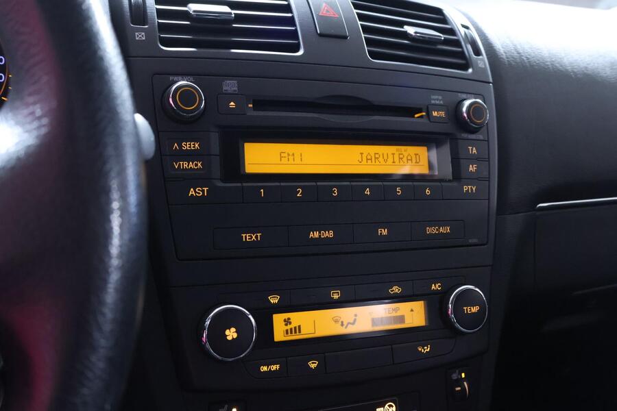 Toyota Avensis vaihtoauto