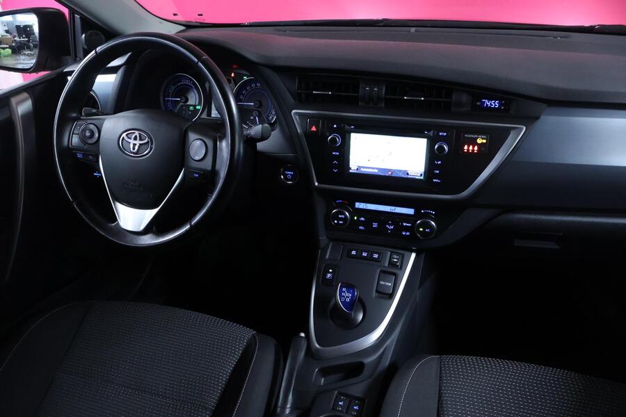 Toyota Auris vaihtoauto