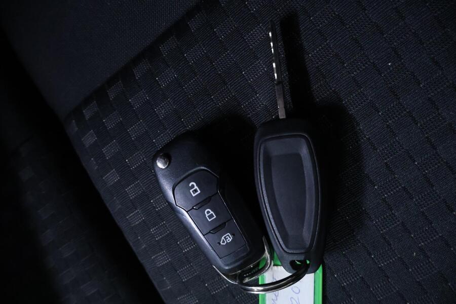 Ford Transit Connect vaihtoauto