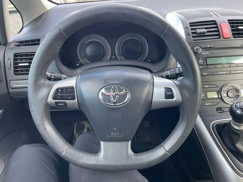 Toyota Auris vaihtoauto