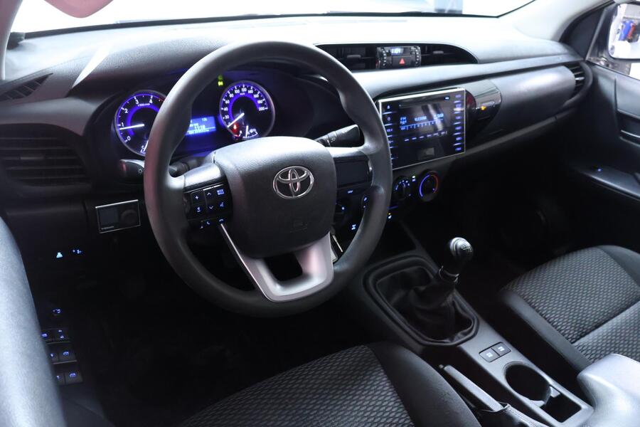 Toyota Hilux vaihtoauto