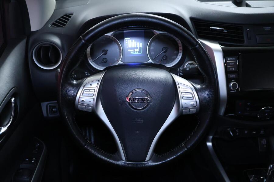 Nissan Navara vaihtoauto