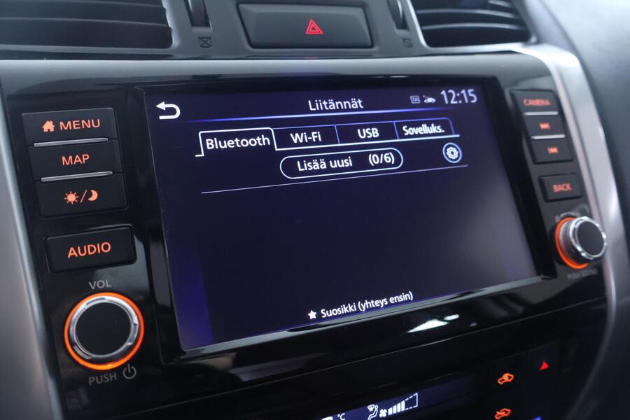 Nissan Navara vaihtoauto