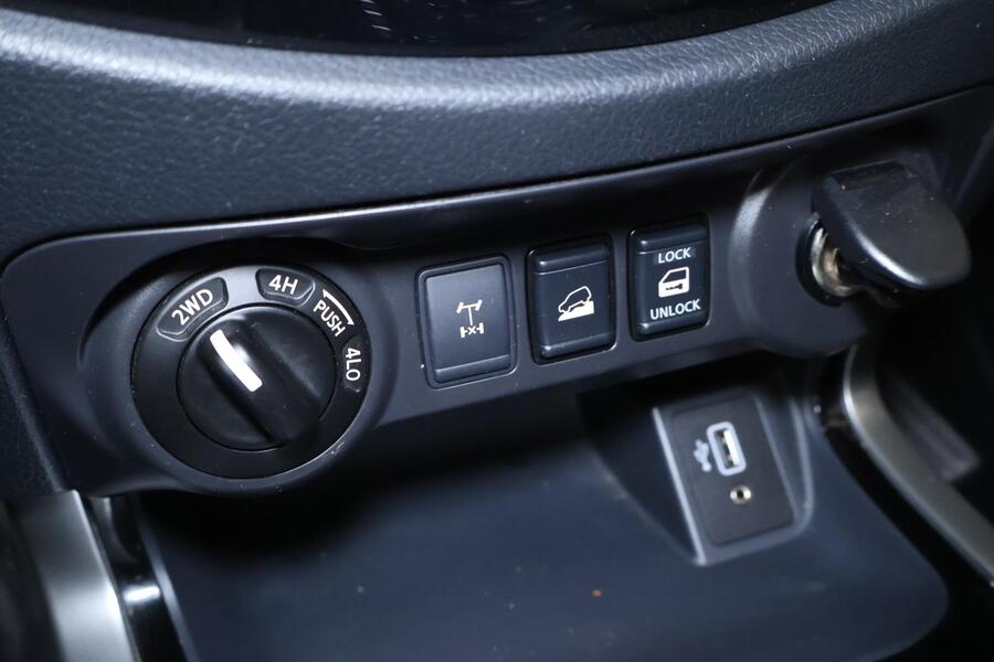 Nissan Navara vaihtoauto