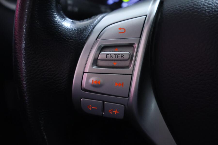 Nissan Navara vaihtoauto