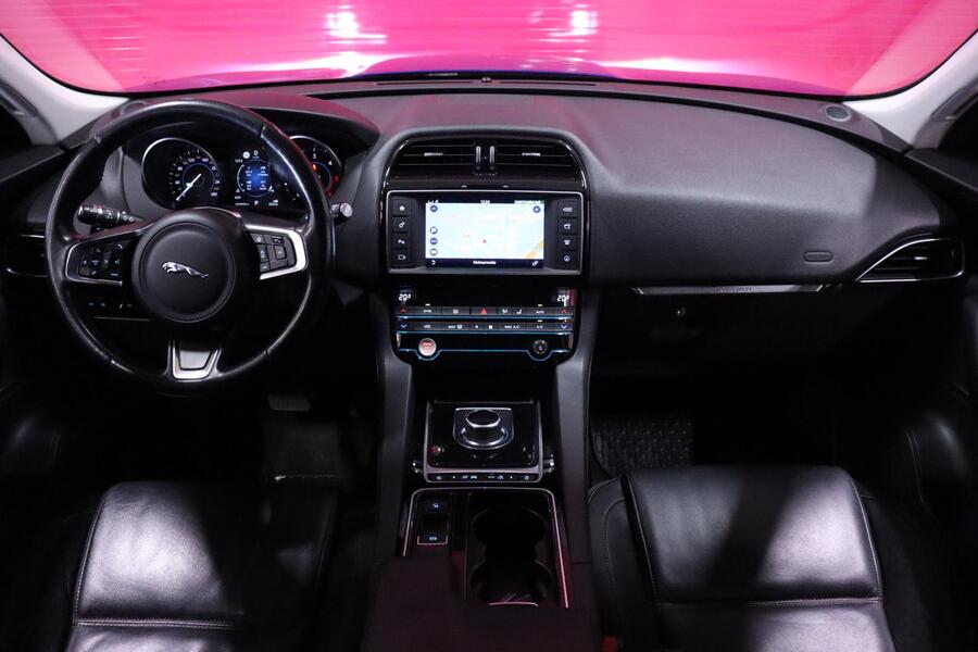 Jaguar F-PACE vaihtoauto