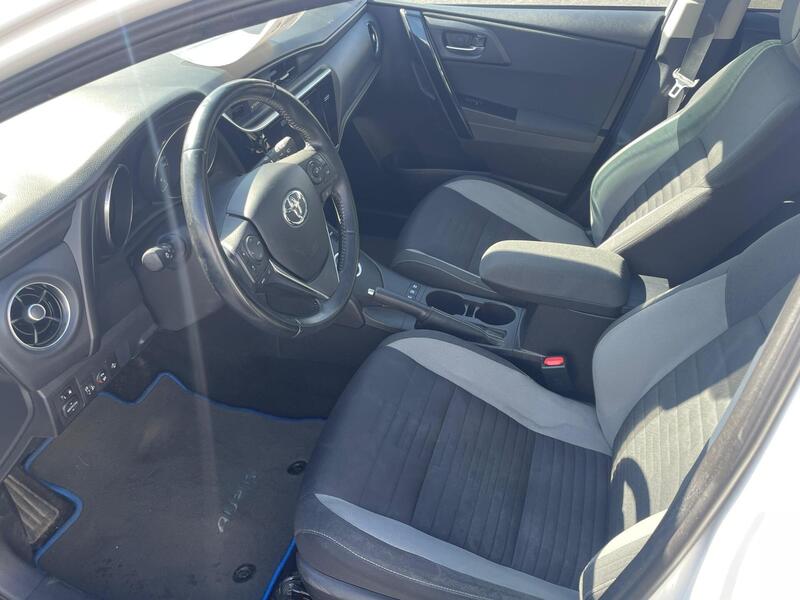 Toyota Auris vaihtoauto