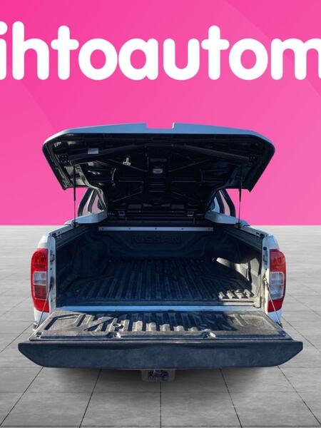 Nissan Navara vaihtoauto