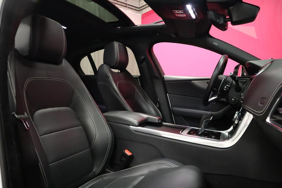 Jaguar XE vaihtoauto