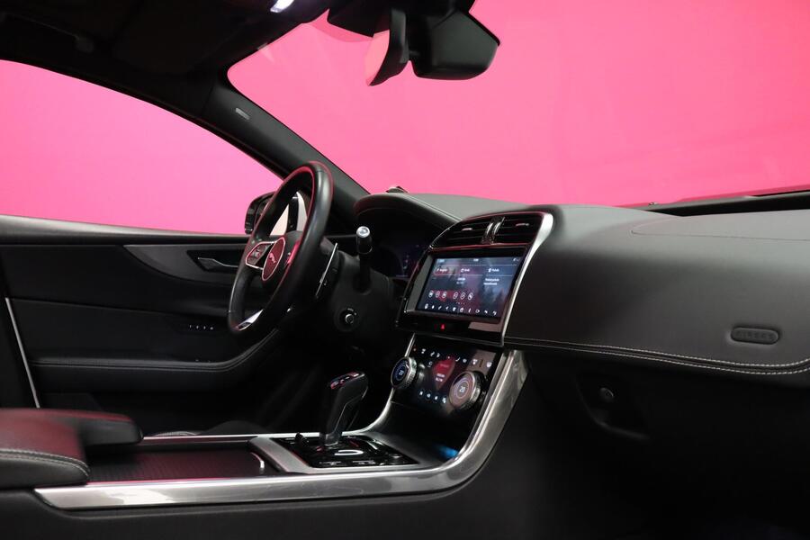 Jaguar XE vaihtoauto