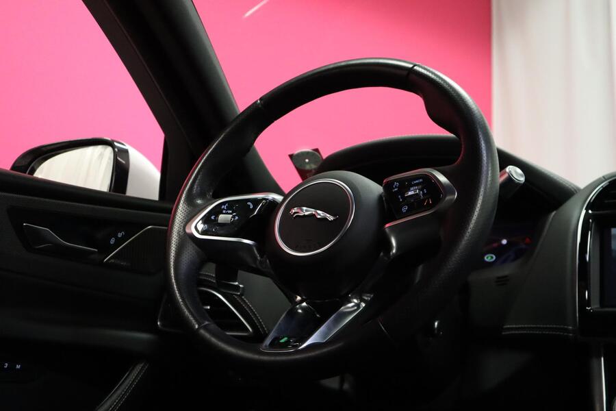 Jaguar XE vaihtoauto