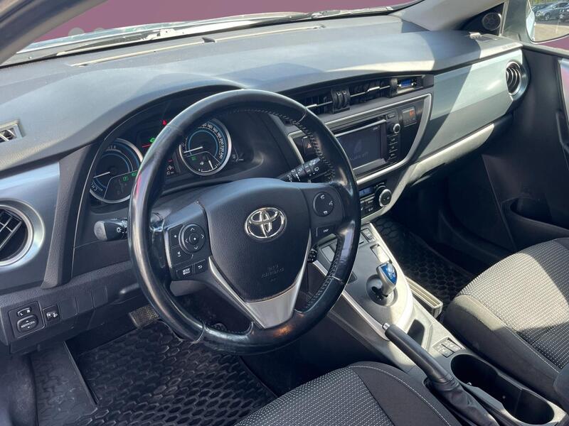 Toyota Auris vaihtoauto
