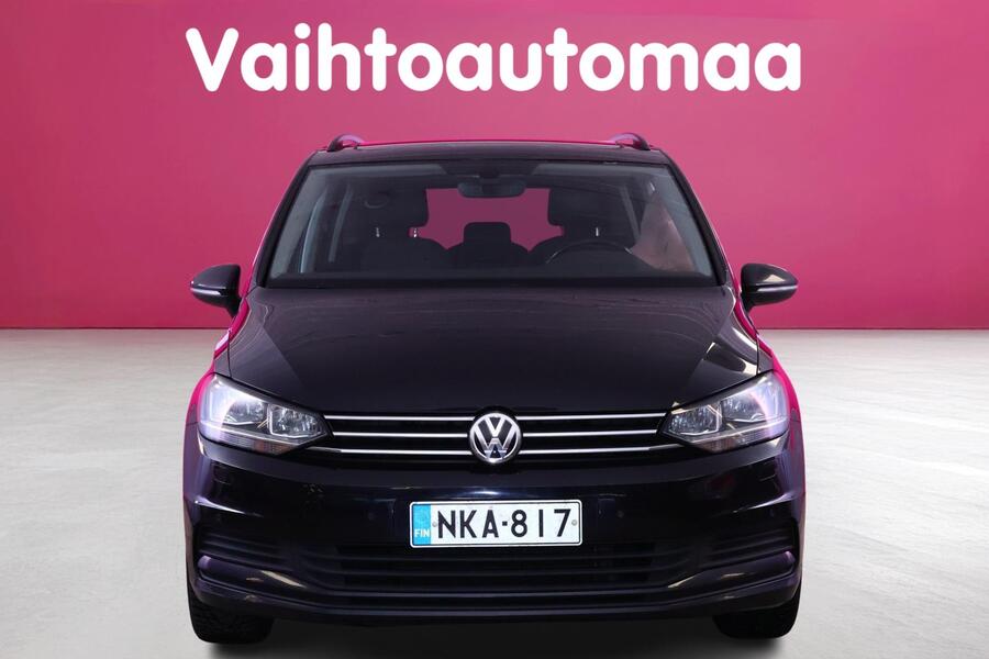 Volkswagen Touran vaihtoauto
